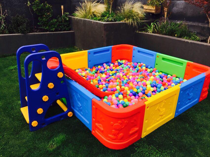 piscina de pelotas grande